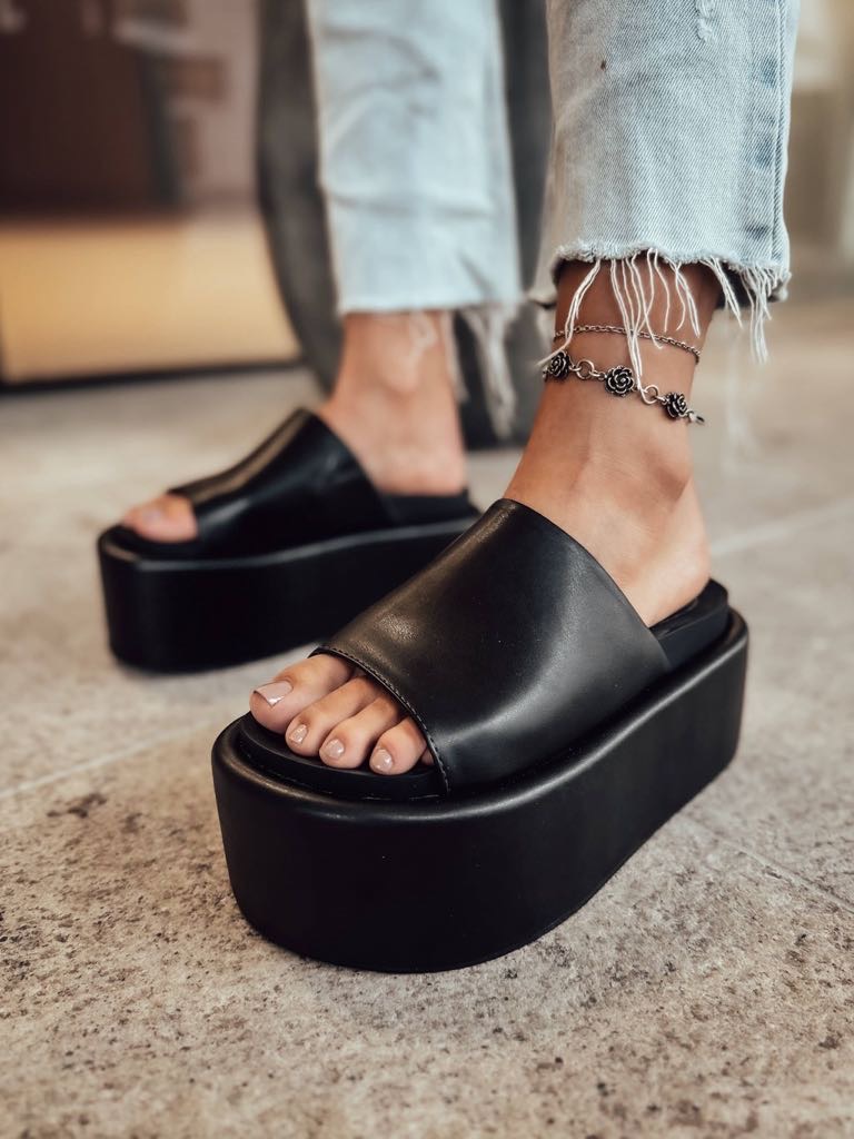 Essential Bold Platform — Negro